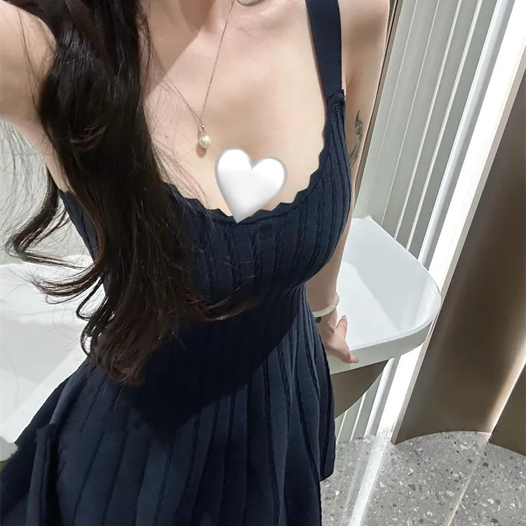古早千金女主 重磅优雅法无袖背心显白方领藏蓝针织伞裙连衣裙