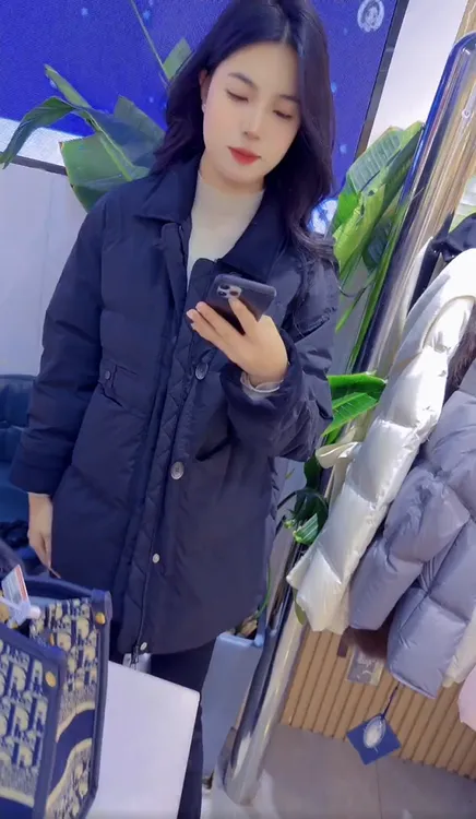 2026冬季超火简约韩版时尚拼接撞色翻领中长款宽松保暖棉服外套潮