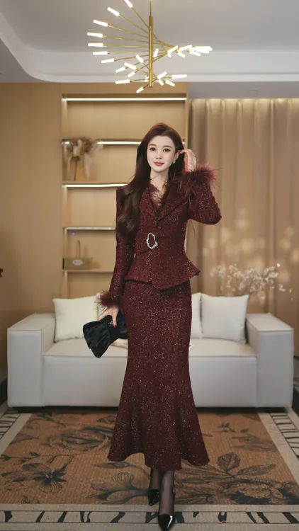 罗曼定制 高定原创冬红色长袖厚款时尚毛领上衣+鱼尾半身裙套装女