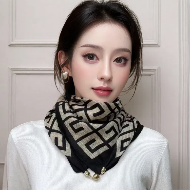 围巾女款爆款2025新款冬季保暖秋冬复古时尚磁扣丝巾小方巾围脖女