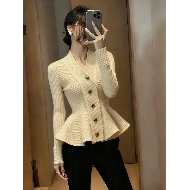 绝美巨好看上衣早秋小众设计感独特漂亮气质高端杏色荷叶边针织衫