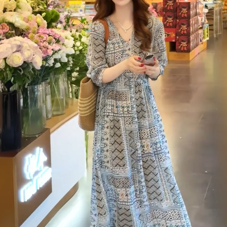 1363 轻奢大牌高级感气质蓝色连衣裙2025夏季新款收腰显瘦碎花裙