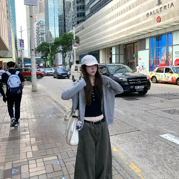 秋季毛衣V领长袖毛针织衫针织显瘦短款休闲百搭宽松运动时尚薄款