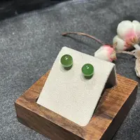 【俄料】18k金镶和田玉碧玉耳钉（对） 尺寸8mm 菠菜绿老料 