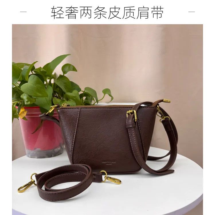 春夏新款方形文艺风斜挎包简约复古贝壳包复古斜跨包轻奢休闲女包