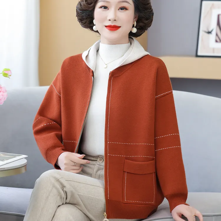 正品新款妈妈秋装外套洋气中年妇女连帽上衣中老年人春秋针织开衫