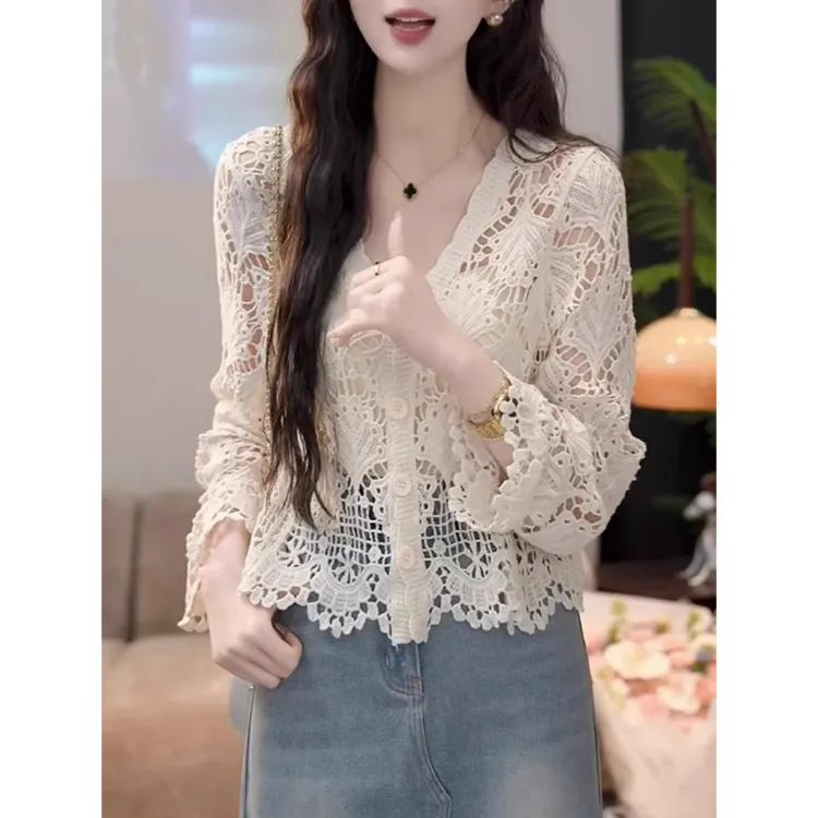 芯娇晴钩花镂空v领针织开衫女夏季2025新款薄款上衣短款防晒罩衫