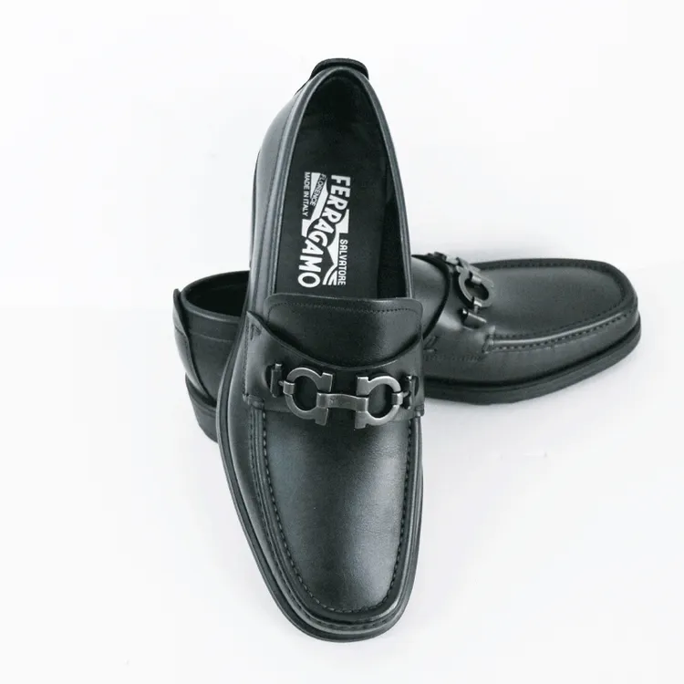 未使用 FERRAGAMO/菲拉格慕 时尚休闲舒适马衔扣黑色厚底乐福鞋