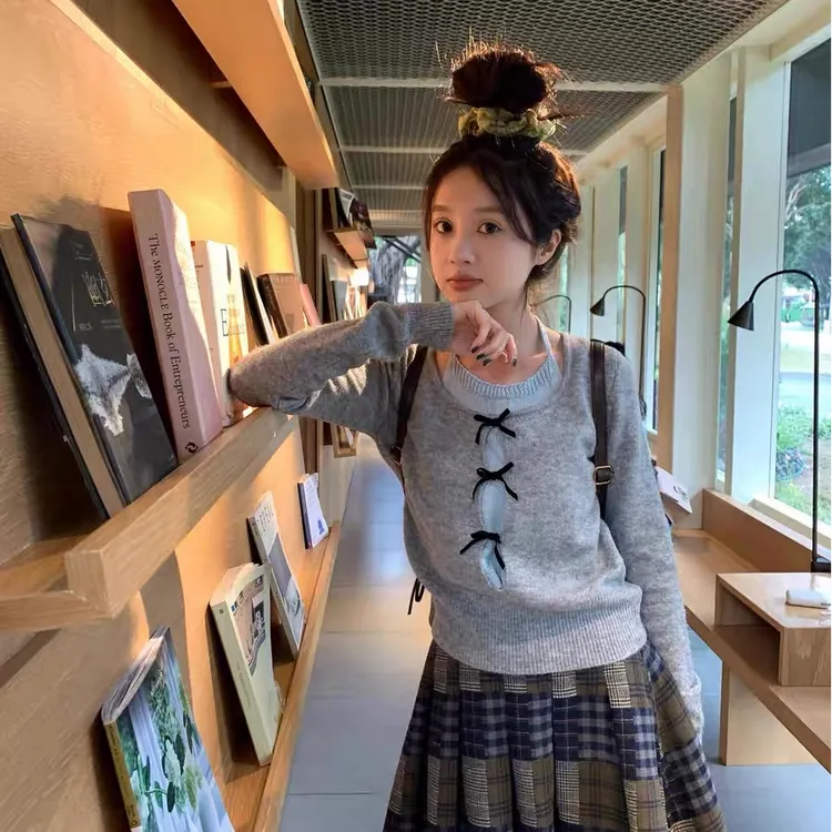 小心机蝴蝶结撞色拼接假两件设计感甜美挂脖显瘦针织衫上衣女
