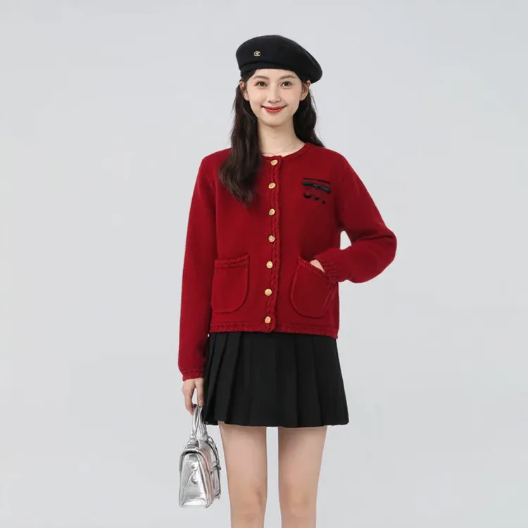 奢姿2025冬款大码女装圆领装饰扣蝴蝶结针织开衫时尚百搭遮肉上衣