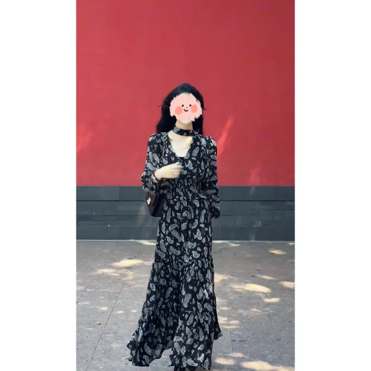 大码【艺术馆】秋季新款复古收腰显瘦减龄印花设计感碎花连衣裙长裙