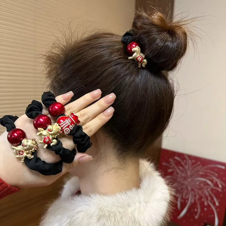 依牧卡通生肖马珠子无痕牛奶丝发圈红色本命年马年钱袋子新年头绳