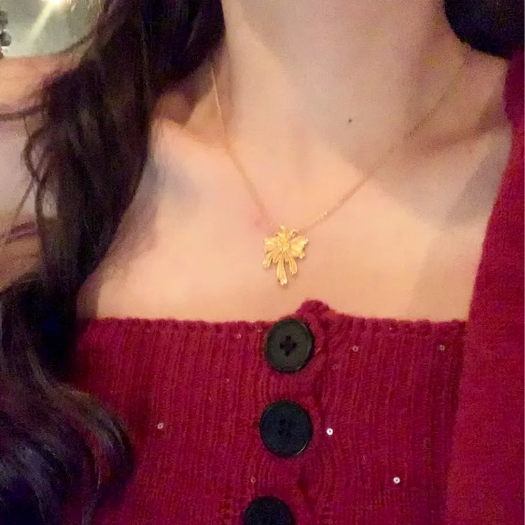 铜合金项链 新年金色花项链女小众轻奢毛衣链颈链马年配饰