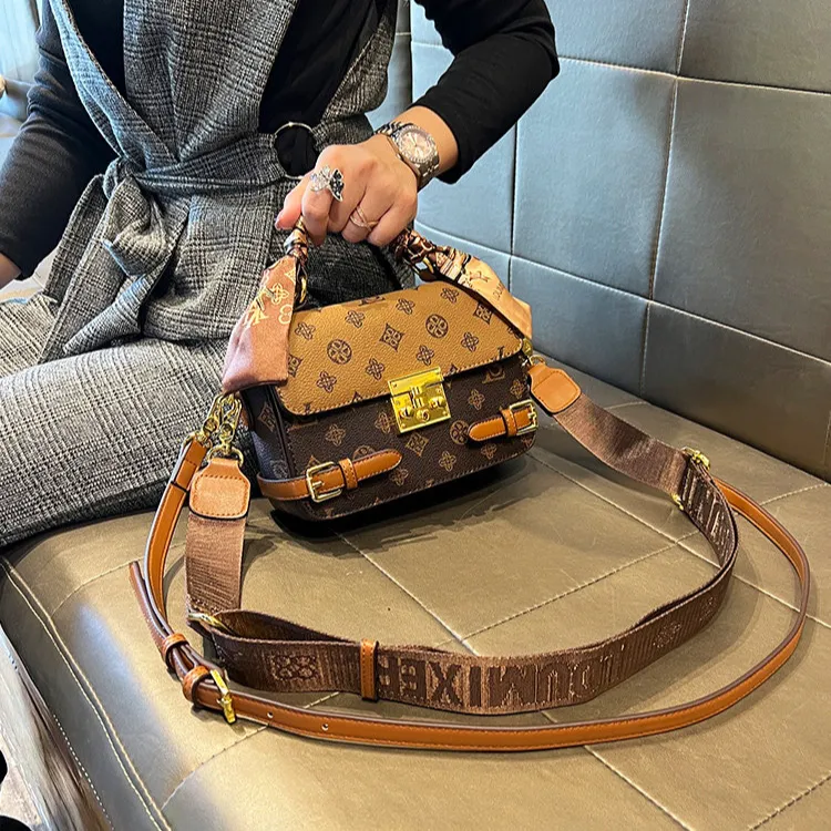 百搭包包女2025新款气质斜挎包秋季女士真皮手提小包单肩小方包潮