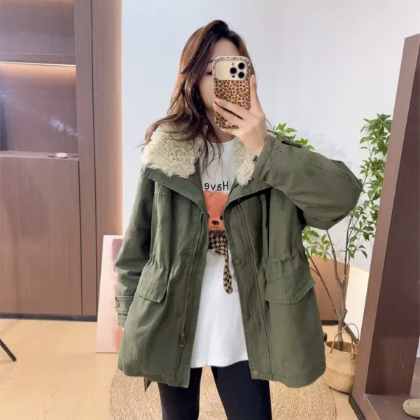 加绒加厚工装风羊羔毛领派克服女2025冬季新款保暖中长款外套潮