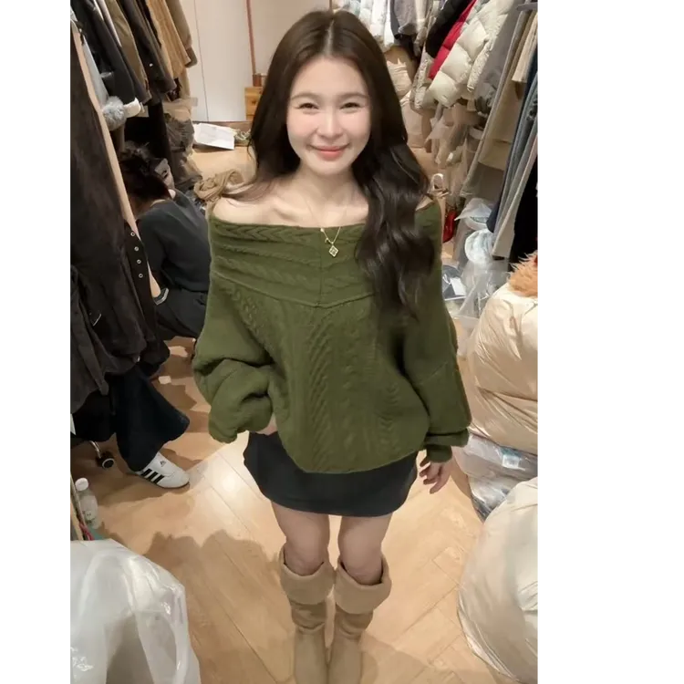 流行一整套2025秋冬新款时尚气质设计感一字领毛衣短裙两件套