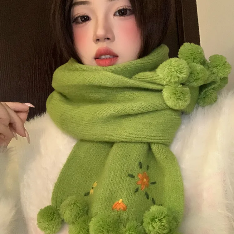 可爱刺绣小花绿色针织围巾女冬季韩系氛围感毛球加厚保暖防寒围脖