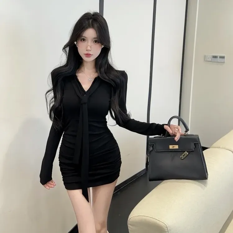 纯欲加厚V领飘带褶皱连衣裙女秋冬性感百搭气质磨毛收腰包臀短裙