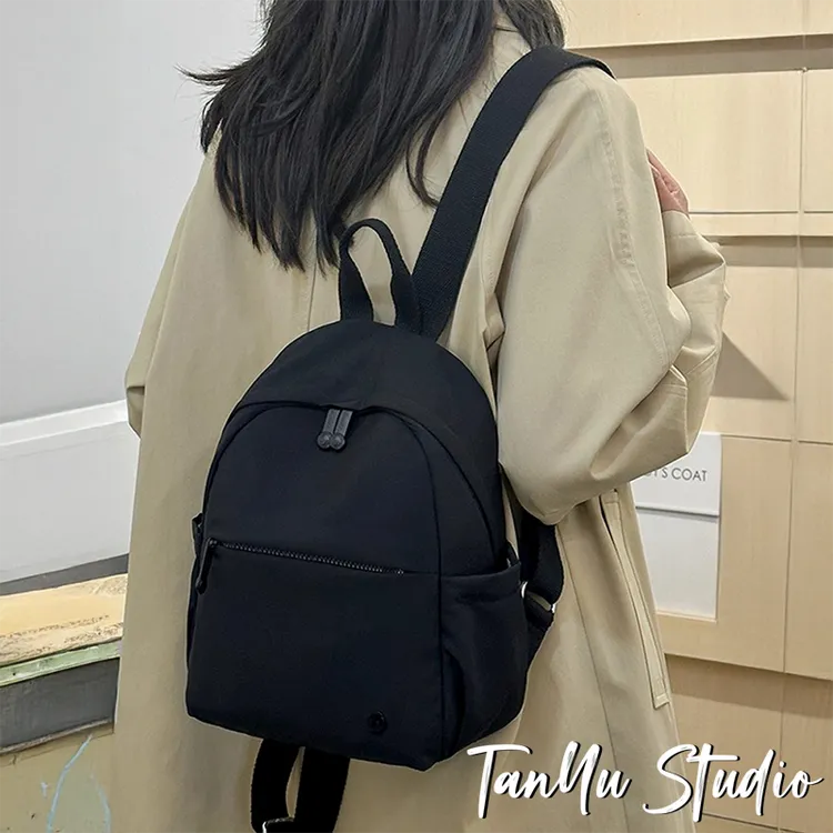 探屿新款时尚简约百搭牛津布轻便防水双肩包糖果色小背包女妈咪包