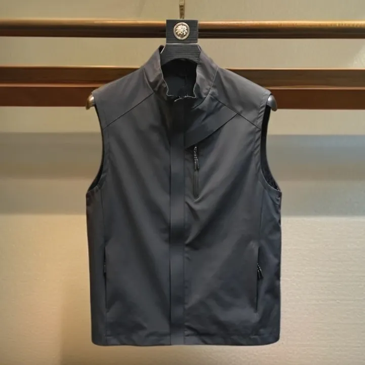 秋季2025新款男士户外休闲时尚百搭商务马甲修身外穿纯色男装外搭