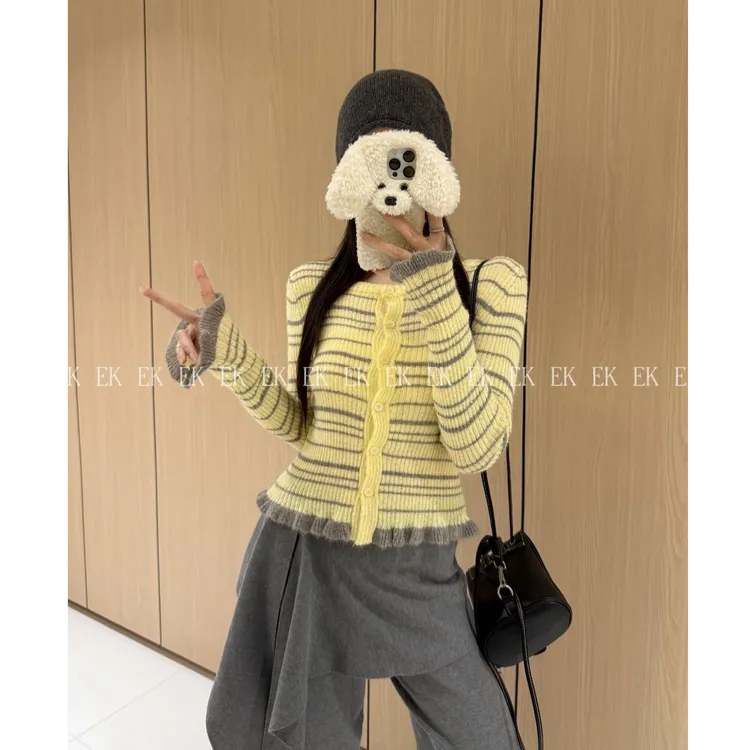 韩系甜美小清新木耳边条纹针织开衫女秋季减龄单排扣圆领上衣320