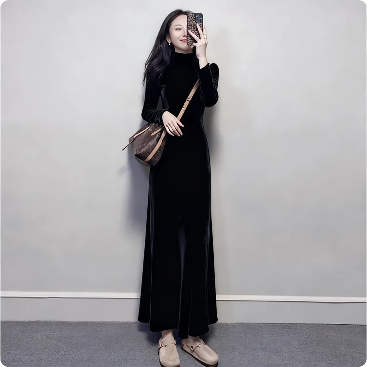 黑色丝绒连衣裙轻奢高级感大方得体御姐轻熟绝美巨好看的秋冬裙子