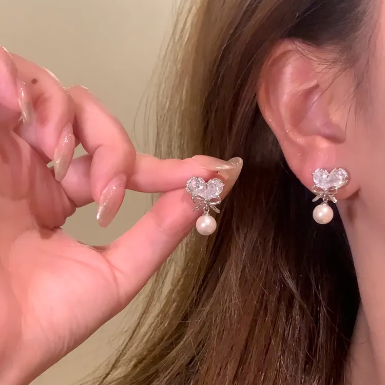 铜合金锆石耳饰 早秋韩系闪锆爱心珍珠耳环女轻奢高级感耳针耳饰