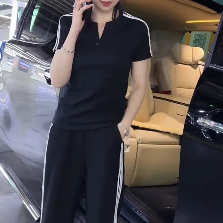 休闲风时尚套装短袖夏季潮流网红设计感V领显瘦条纹运动装