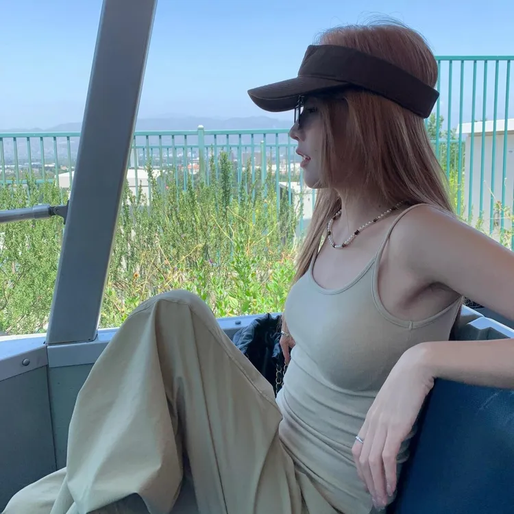 绝美小吊带背心女夏季外穿美背带胸垫修身无袖上衣韩版高腰休闲裤