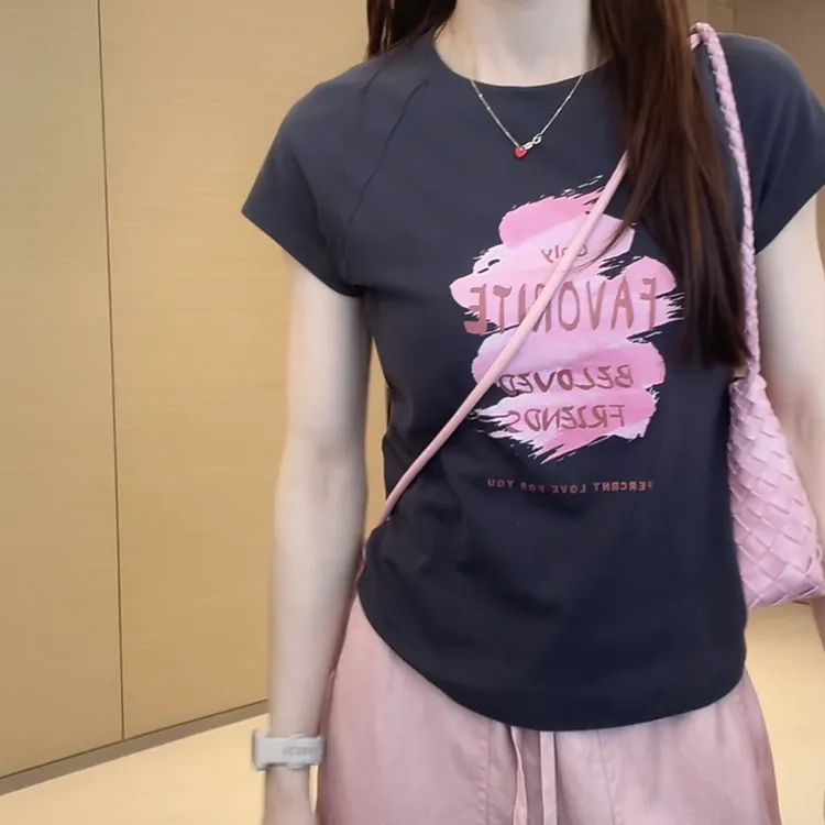 休闲正肩高街美式休闲短袖T恤女2025新款设计感小众圆领休闲上衣