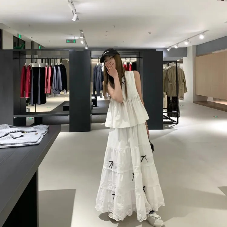 2025夏季新款夏日白色重工无袖压褶娃娃衫蝴蝶结半身裙小众两件套