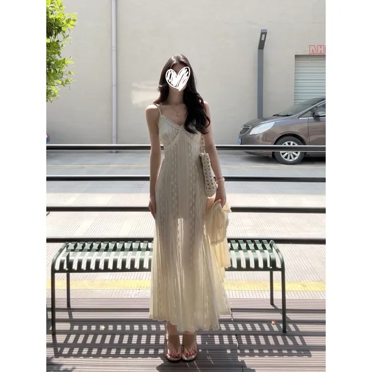 浪漫高级感吊带连衣裙女夏季新款显瘦修身气质设计感长裙1233