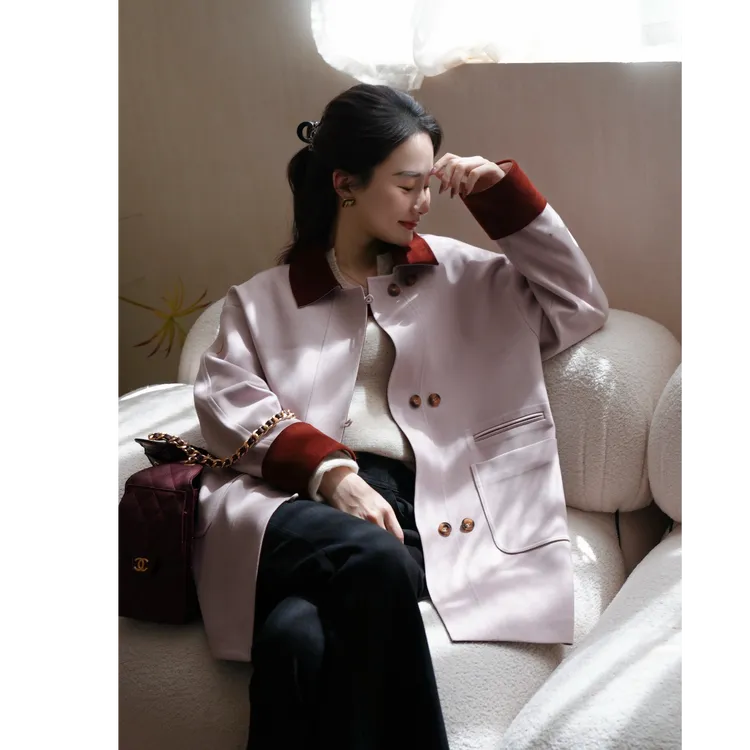 HELA AOMI“粉色岛屿”撞色灯芯绒拼接斜纹肌理简约翻领宽松短外套