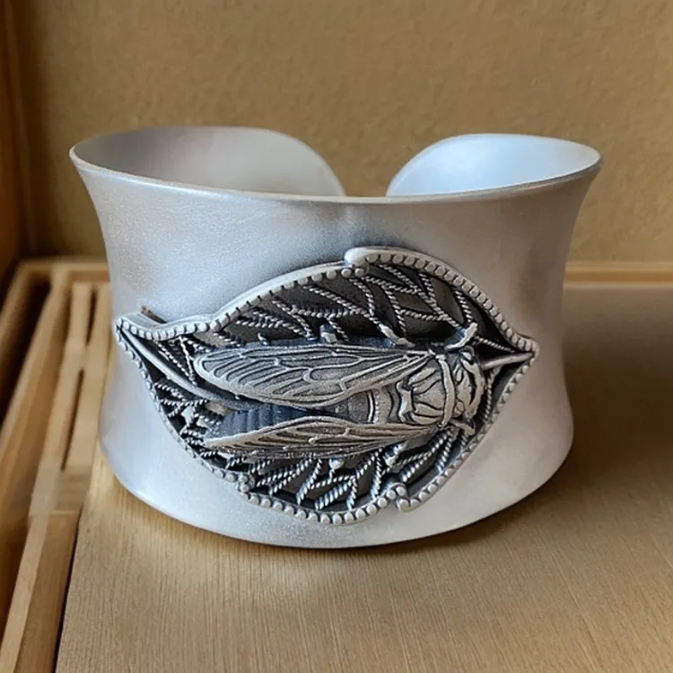 足银手镯 七牌银楼女宽面树叶浮雕一鸣惊人复古开口银镯时尚款