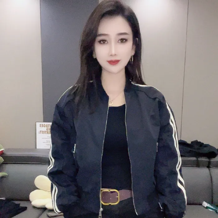 8017#二棉线条短外套