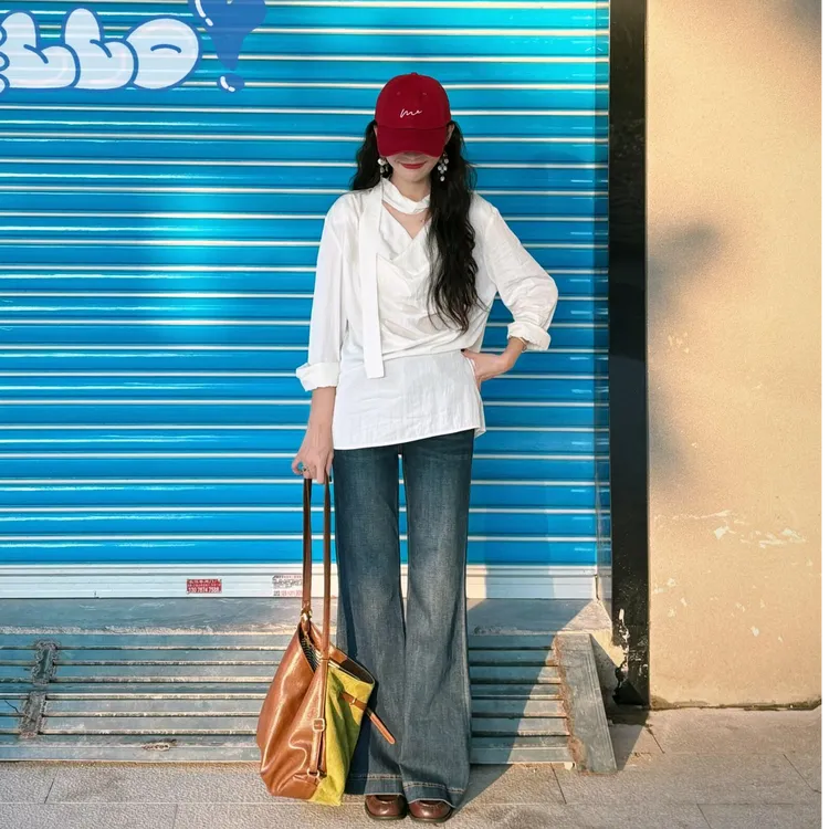 2025新款早秋套装设计感挂脖飘带荡领长袖衬衫上女韩版百搭牛仔裤