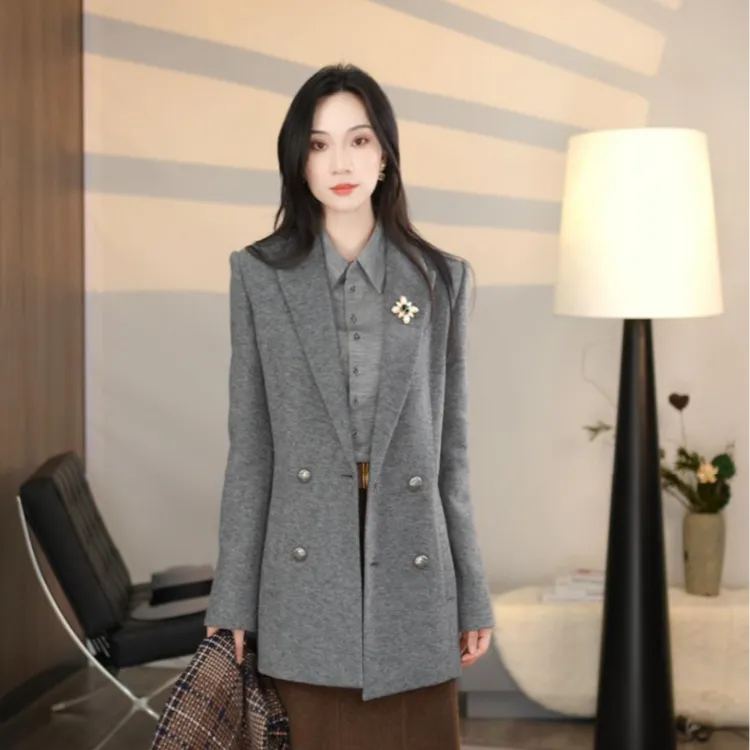 哥弟秋冬季羊毛女士西装赫本风通勤时尚加绒厚毛呢黑色大衣140002