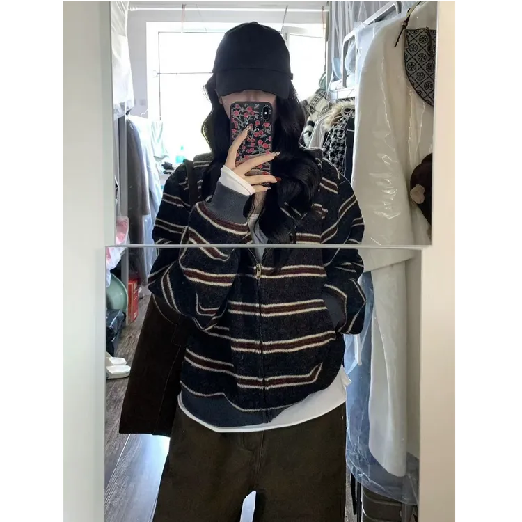 韩系穿搭条纹连帽外套女秋冬2025新款慵懒风宽松短款针织开衫