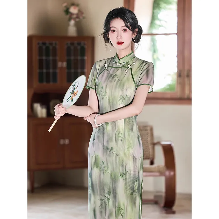 绿色素雅新中式短袖旗袍2025年夏季新款修身显白显瘦改良日常款