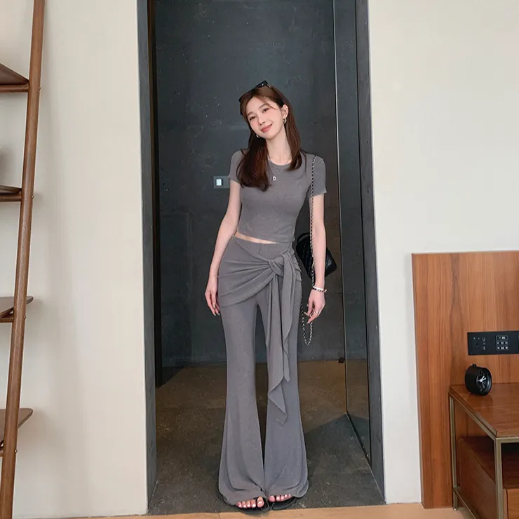休闲简约小众女装修身短t假两件系带喇叭裤女超弹柔软瑜伽感套装