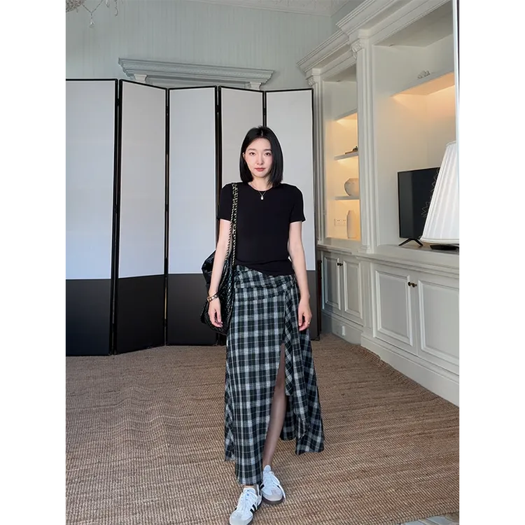 郭九九呢 棉修身显瘦短袖t恤设计感不规则格子半身裙 G925G10128