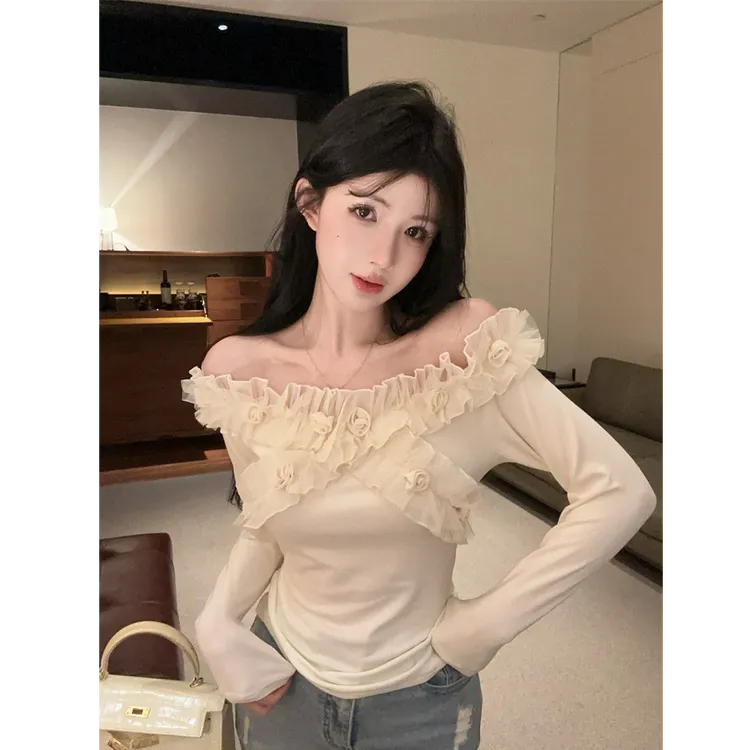 设计感小众木耳边性感一字肩法式绝美修身上衣女配显瘦休闲裤套装