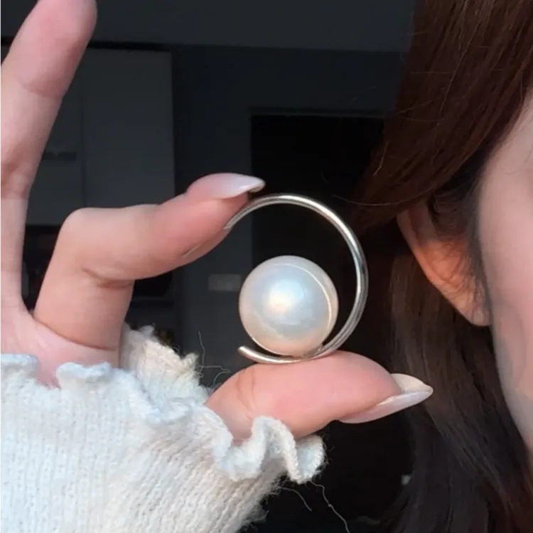 合金仿珍珠耳饰 C形大珠珠耳钉女耳环小众设计感高级感时尚耳饰