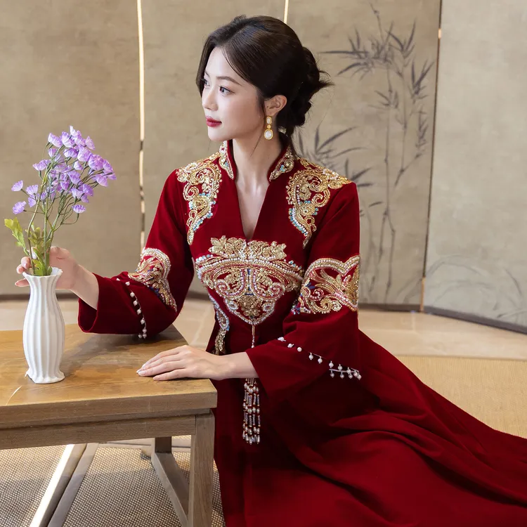 V领新娘敬酒服2025新款中式秀禾高端轻奢订婚结婚礼服裙女长裙