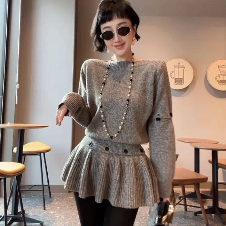 XIAOBAI冬季拼接撞色条纹设计感针织衫连衣裙