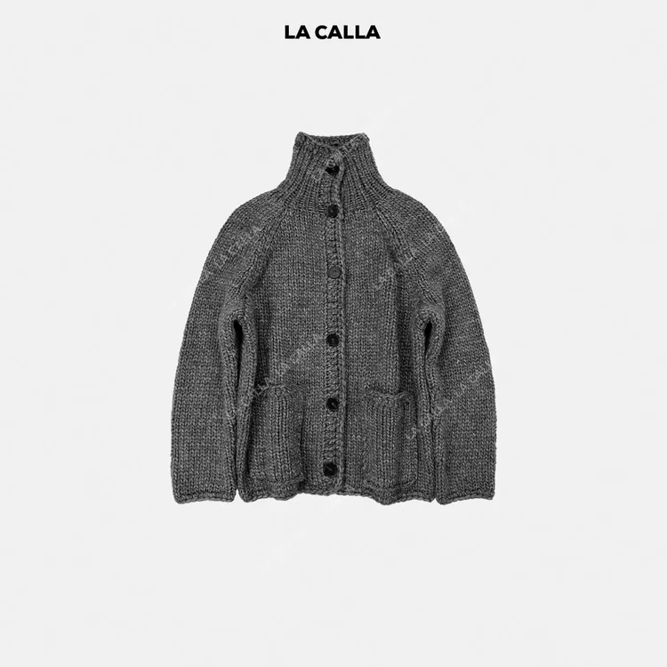 LA CALLA羊毛混纺 松弛温暖高领加厚口袋开衫BL-ABA7049