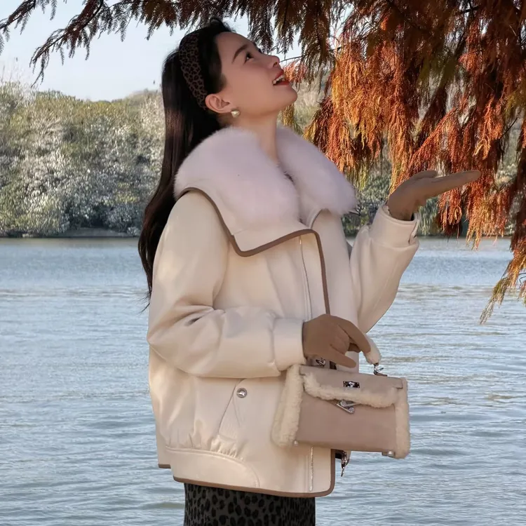 HELA AOMI “狐狸雪领”90鹅绒+绵羊皮大翻领羽绒服CY5DC64452