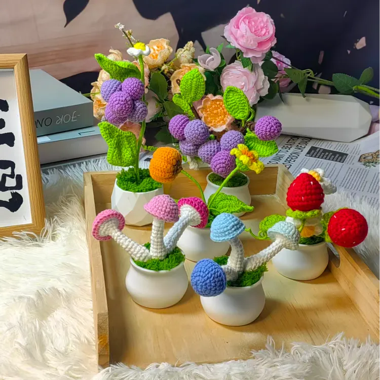 成品纯手工钩织盆栽家居摆件毛线创意礼品葡萄树南瓜花花盆花束