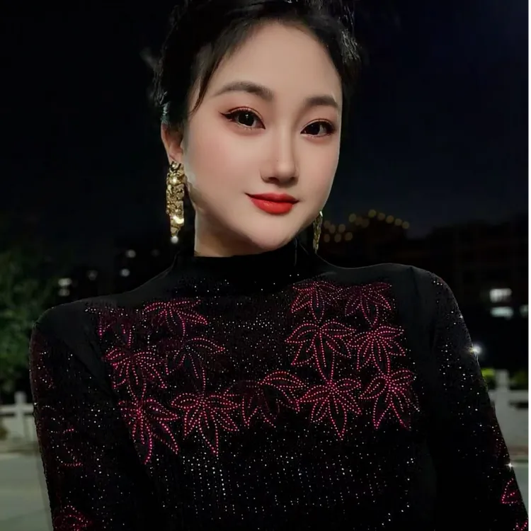 94竹叶满天星半高领打底衫女内搭秋冬新款时尚烫钻上衣修身长袖D