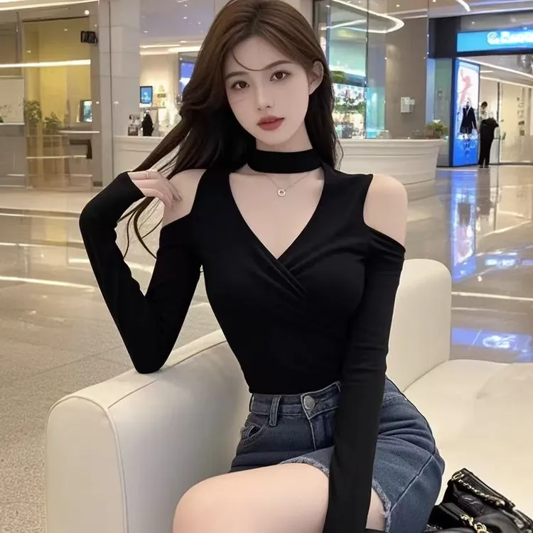 春秋性感辣妹v领露肩打底衫女内搭设计感小众黑色百搭t恤长袖上衣